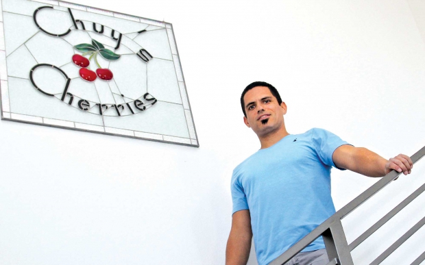Jesus Aguilar, owner of Chuy’s Cherries, is not interested in big business. He’s found a niche supplying fruit stands and small specialty retailers. (Geraldine Warner/Good Fruit Grower)