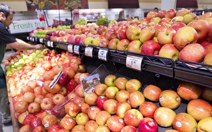 Lack of shelf space is a growing concern for retailers trying to accommodate an abundance of new and enticing varieties. (TJ Mullinax/Good Fruit Grower)