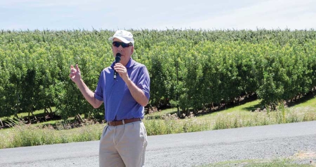 Bruce Allen on the second day of the IFTA Washington tour, July 16, 2015. <b>(TJ Mullinax/Good Fruit Grower)</b>