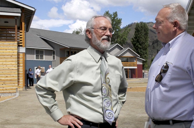 Congressman Dan Newhouse, left, learns about farmworker housing from Mike Gempler of the Washington Growers League during a tour of the Brender Creek housing complex in Cashmere, Washington on May 6, 2015.<b>(Geraldine Warner/Good Fruit Grower)</b>